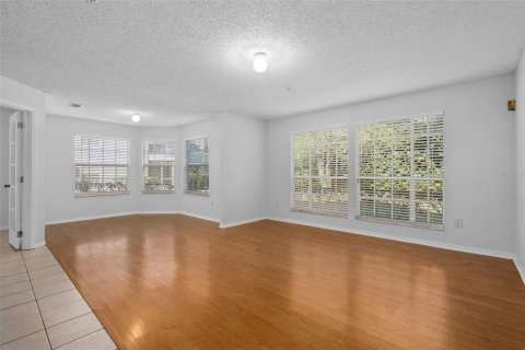 Condo in Casselberry, Florida, 3 bedrooms  № 2393850 - photo 9