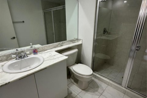 Condo in Aventura, Florida, 2 bedrooms  № 1920369 - photo 15