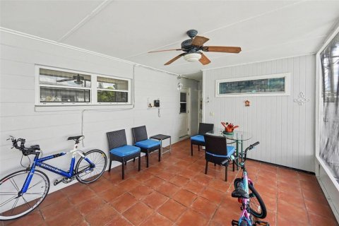 House in Tampa, Florida 3 bedrooms, 94.76 sq.m. № 2393822 - photo 23