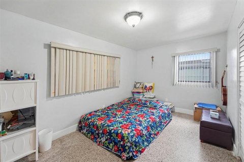 House in Tampa, Florida 3 bedrooms, 94.76 sq.m. № 2393822 - photo 19