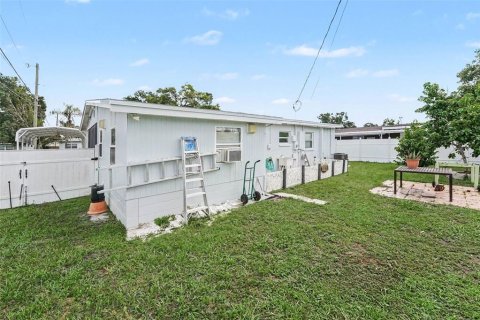 House in Tampa, Florida 3 bedrooms, 94.76 sq.m. № 2393822 - photo 28
