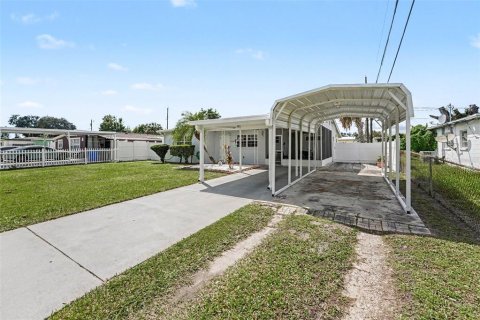 House in Tampa, Florida 3 bedrooms, 94.76 sq.m. № 2393822 - photo 9