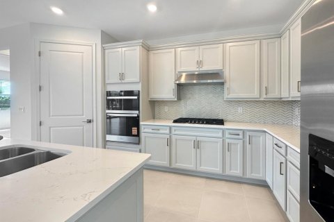 House in Vero Beach, Florida 3 bedrooms, 208.01 sq.m. № 2399648 - photo 9