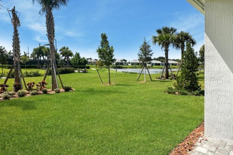 House in Vero Beach, Florida 3 bedrooms, 208.01 sq.m. № 2399648 - photo 27