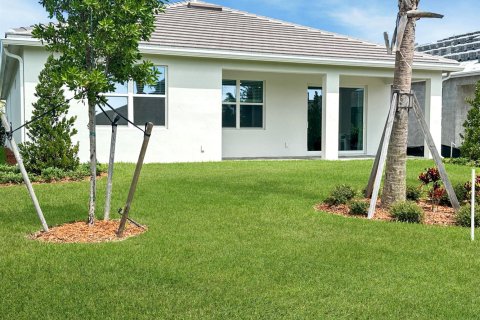 House in Vero Beach, Florida 3 bedrooms, 208.01 sq.m. № 2399648 - photo 26