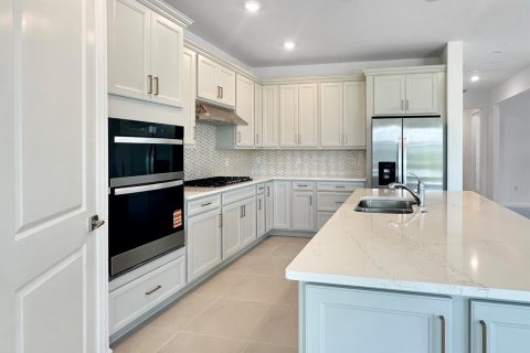 House in Vero Beach, Florida 3 bedrooms, 208.01 sq.m. № 2399648 - photo 10