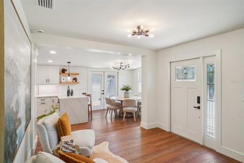 House in Tampa, Florida 3 bedrooms, 129.69 sq.m. № 2099609 - photo 11