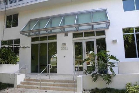 Condo in Miami, Florida, 1 bedroom  № 2002766