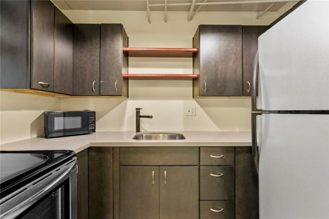 Condominio en venta en Tampa, Florida, 1 dormitorio, 60.39 m2 № 2122078 - foto 13