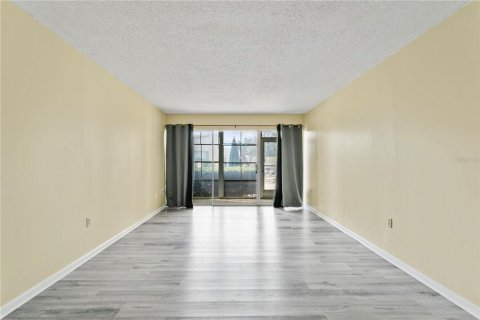 Condominio en venta en Tampa, Florida, 1 dormitorio, 60.39 m2 № 2122078 - foto 7