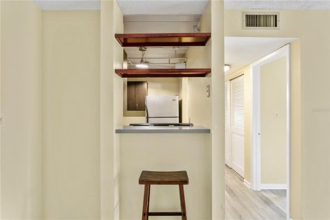 Condominio en venta en Tampa, Florida, 1 dormitorio, 60.39 m2 № 2122078 - foto 12