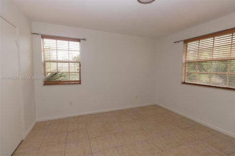 Copropriété à vendre à Hialeah, Floride: 1 chambre, 72.65 m2 № 2000074 - photo 11