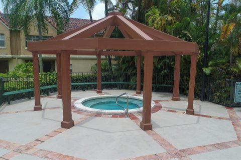 Copropriété à vendre à Hialeah, Floride: 1 chambre, 72.65 m2 № 2000074 - photo 25