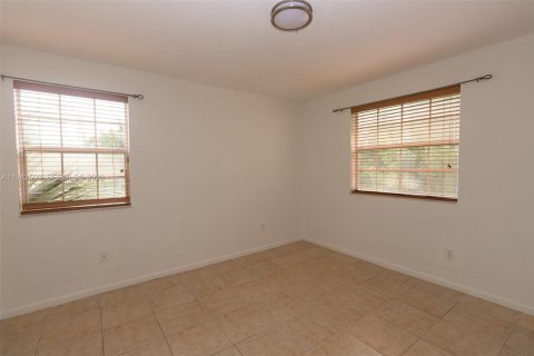 Copropriété à vendre à Hialeah, Floride: 1 chambre, 72.65 m2 № 2000074 - photo 12