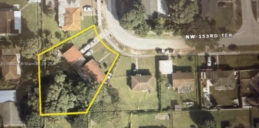 House in Miami Gardens, Florida 5 bedrooms, 204.57 sq.m. № 1875275