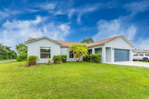 House in Englewood, Florida 3 bedrooms, 119.19 sq.m. № 1910127 - photo 7