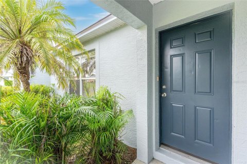 House in Englewood, Florida 3 bedrooms, 119.19 sq.m. № 1910127 - photo 6