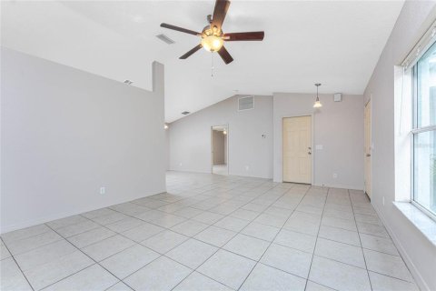 House in Englewood, Florida 3 bedrooms, 119.19 sq.m. № 1910127 - photo 10