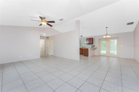 House in Englewood, Florida 3 bedrooms, 119.19 sq.m. № 1910127 - photo 5