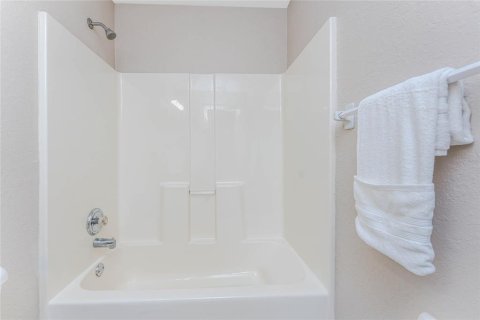 House in Englewood, Florida 3 bedrooms, 119.19 sq.m. № 1910127 - photo 29