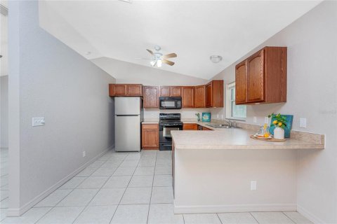 House in Englewood, Florida 3 bedrooms, 119.19 sq.m. № 1910127 - photo 17