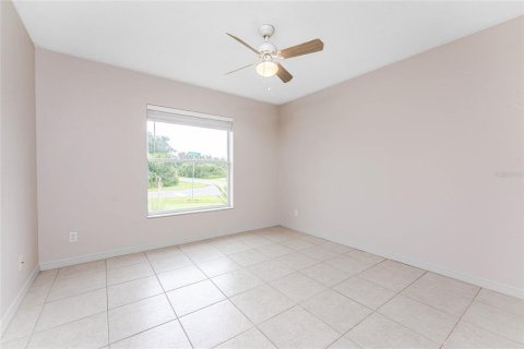 House in Englewood, Florida 3 bedrooms, 119.19 sq.m. № 1910127 - photo 25