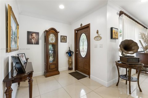 House in Miami, Florida 4 bedrooms, 283.17 sq.m. № 1871439 - photo 30