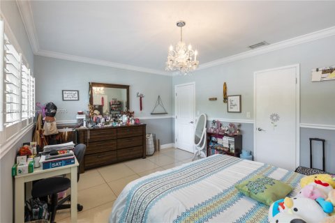House in Miami, Florida 4 bedrooms, 283.17 sq.m. № 1871439 - photo 21
