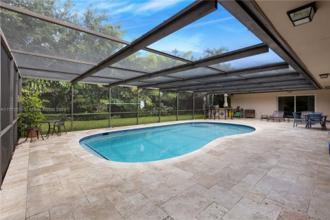 House in Miami, Florida 4 bedrooms, 283.17 sq.m. № 1871439 - photo 13