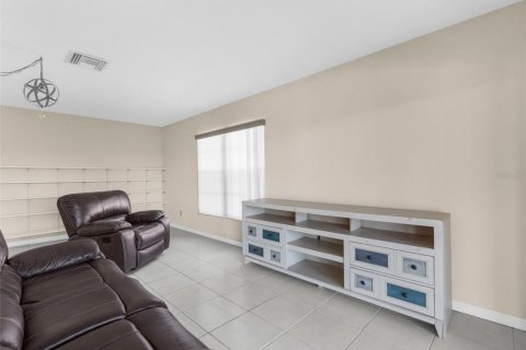 Villa ou maison à louer à New Port Richey, Floride: 4 chambres, 213.12 m2 № 1768981 - photo 10