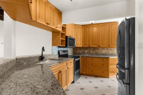 Villa ou maison à louer à New Port Richey, Floride: 4 chambres, 213.12 m2 № 1768981 - photo 7