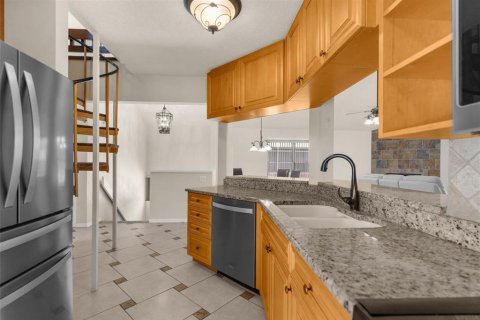 Villa ou maison à louer à New Port Richey, Floride: 4 chambres, 213.12 m2 № 1768981 - photo 9