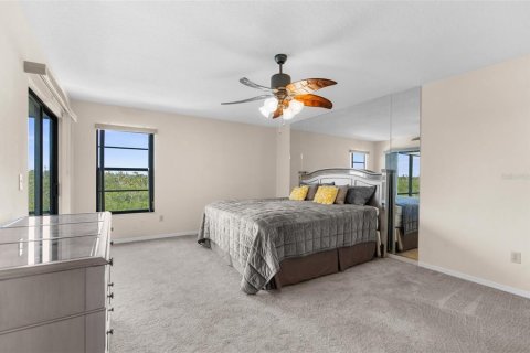 Villa ou maison à louer à New Port Richey, Floride: 4 chambres, 213.12 m2 № 1768981 - photo 12