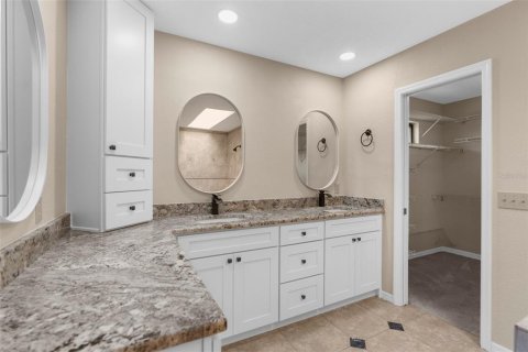 Villa ou maison à louer à New Port Richey, Floride: 4 chambres, 213.12 m2 № 1768981 - photo 13