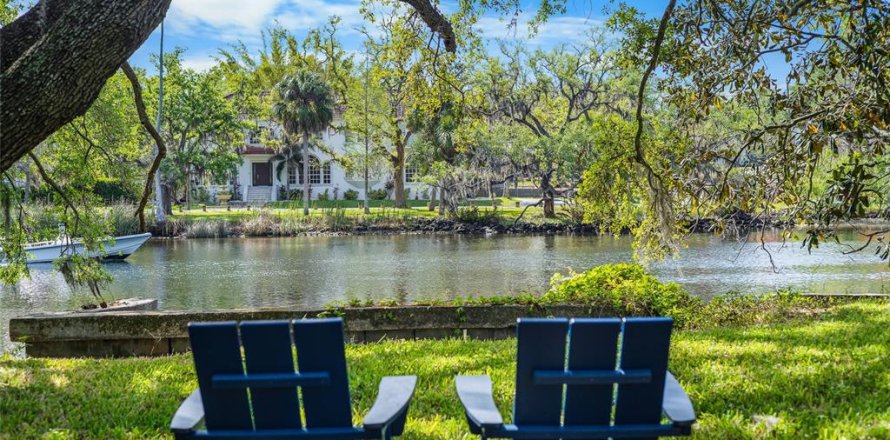Land in Tampa, Florida № 2166477