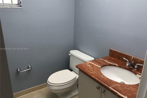 Condominio en venta en Miami, Florida, 1 dormitorio, 88.07 m2 № 2034531 - foto 11