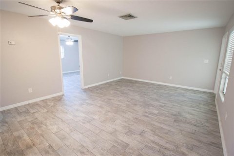 Copropriété à louer à Sarasota, Floride: 2 chambres, 78.13 m2 № 2434481 - photo 5