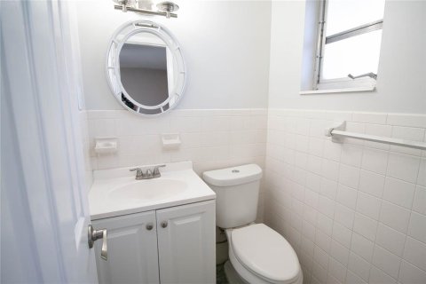 Copropriété à louer à Sarasota, Floride: 2 chambres, 78.13 m2 № 2434481 - photo 8