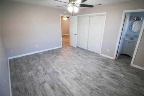 Copropriété à louer à Sarasota, Floride: 2 chambres, 78.13 m2 № 2434481 - photo 6