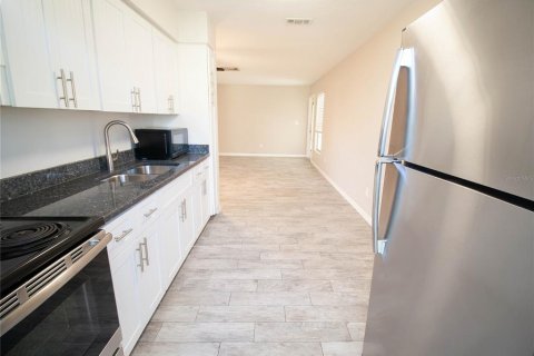 Copropriété à louer à Sarasota, Floride: 2 chambres, 78.13 m2 № 2434481 - photo 4