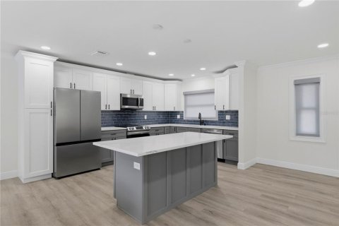 Casa en venta en Saint Petersburg, Florida, 3 dormitorios, 139.35 m2 № 2324253 - foto 7