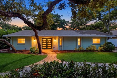 Casa en Saint Petersburg, Florida 3 dormitorios, 139.35 m2 № 2324253