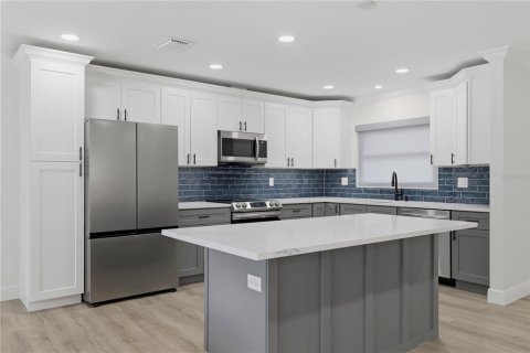 Casa en venta en Saint Petersburg, Florida, 3 dormitorios, 139.35 m2 № 2324253 - foto 10