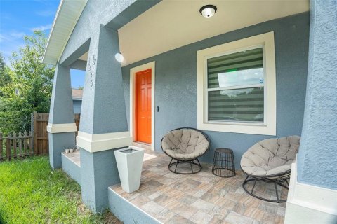 House in Tampa, Florida 3 bedrooms, 132.29 sq.m. № 1866049 - photo 3