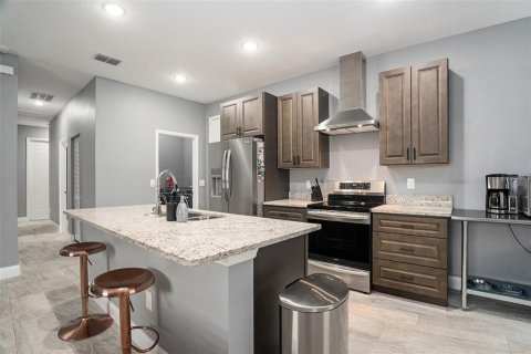 House in Tampa, Florida 3 bedrooms, 132.29 sq.m. № 1866049 - photo 6