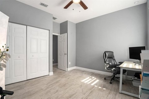 House in Tampa, Florida 3 bedrooms, 132.29 sq.m. № 1866049 - photo 21