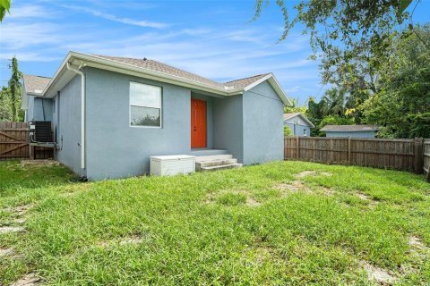 House in Tampa, Florida 3 bedrooms, 132.29 sq.m. № 1866049 - photo 25