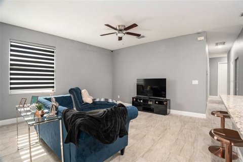 House in Tampa, Florida 3 bedrooms, 132.29 sq.m. № 1866049 - photo 7