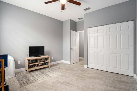 House in Tampa, Florida 3 bedrooms, 132.29 sq.m. № 1866049 - photo 19