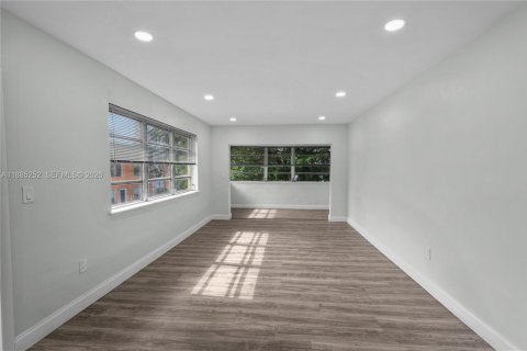 Appartement à louer à Miami, Floride: 3 chambres, 91.97 m2 № 2169577 - photo 3